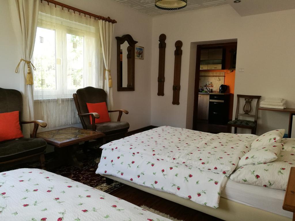 Gosciniec Grek Zorba - Pokoje I Domki 4 Osobowe - 16Km Od Zator Energylandia Inwałd Dış mekan fotoğraf
